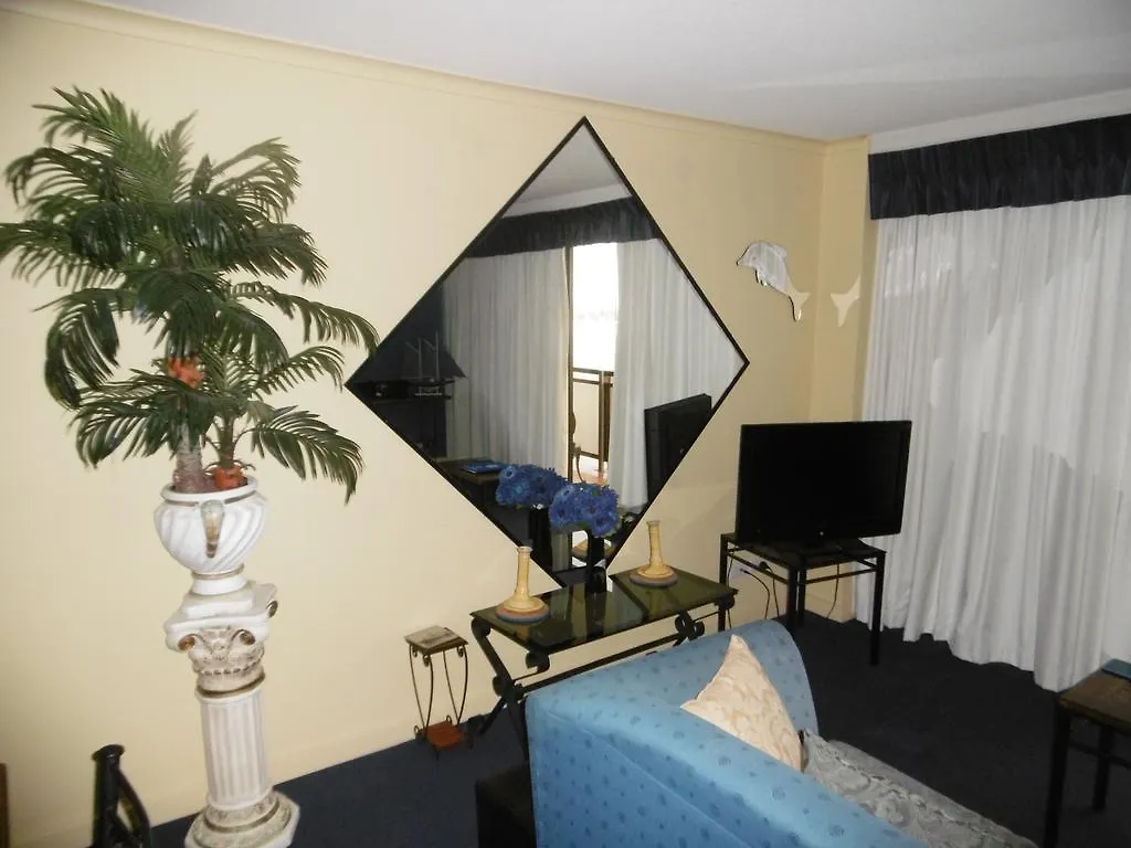 Trafalgar Towers Aparthotel Maroochydore 3*,